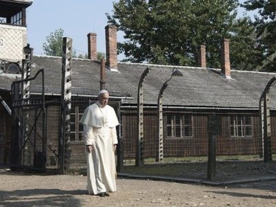 El Papa dice que el Holocausto "no se puede olvidar ni negar" y llama a erradicar el antisemitismo