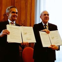 Mancera y la OCDE firman convenio de combate a la corrupción