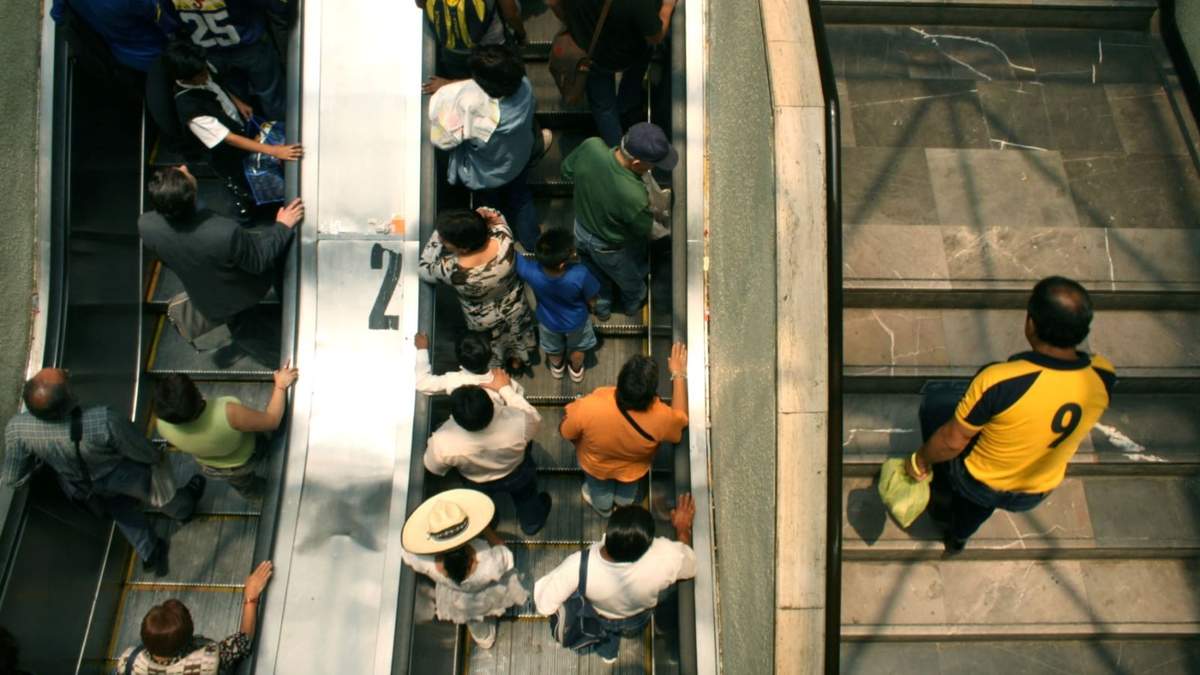 Investigadores aconsejan subir escaleras, ya que es una forma de actividad física práctica y de fácil acceso