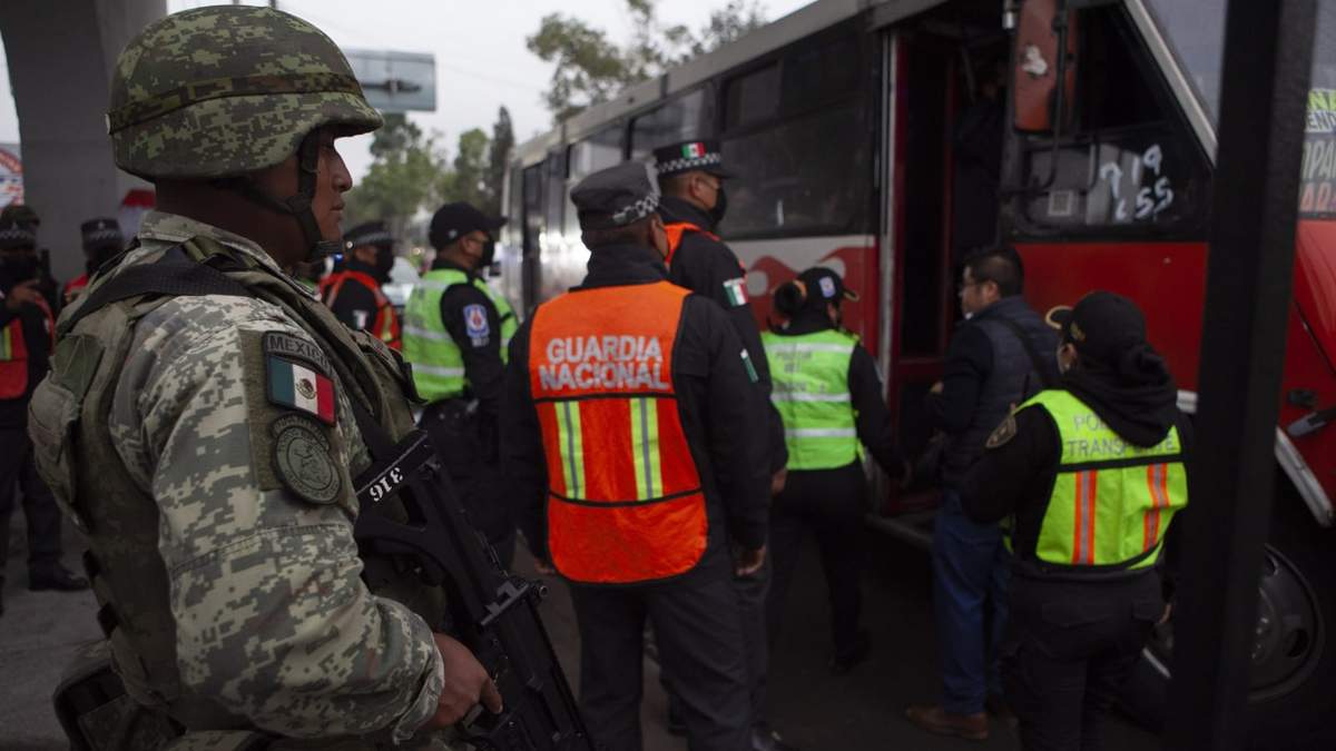 Revisiones al transporte público realizadas por la Policía capitalina junto al Ejército y la Guardia Nacional