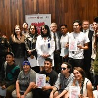 Premian a pintores urbanos que plasmaron su arte en el exterior del Hospital General de México