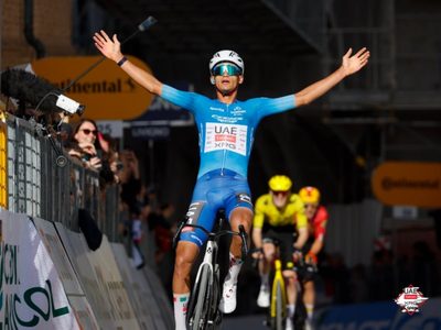Isaac del Toro gana sexta etapa de la Tirreno-Adriático y se perfila a su segunda corona del año