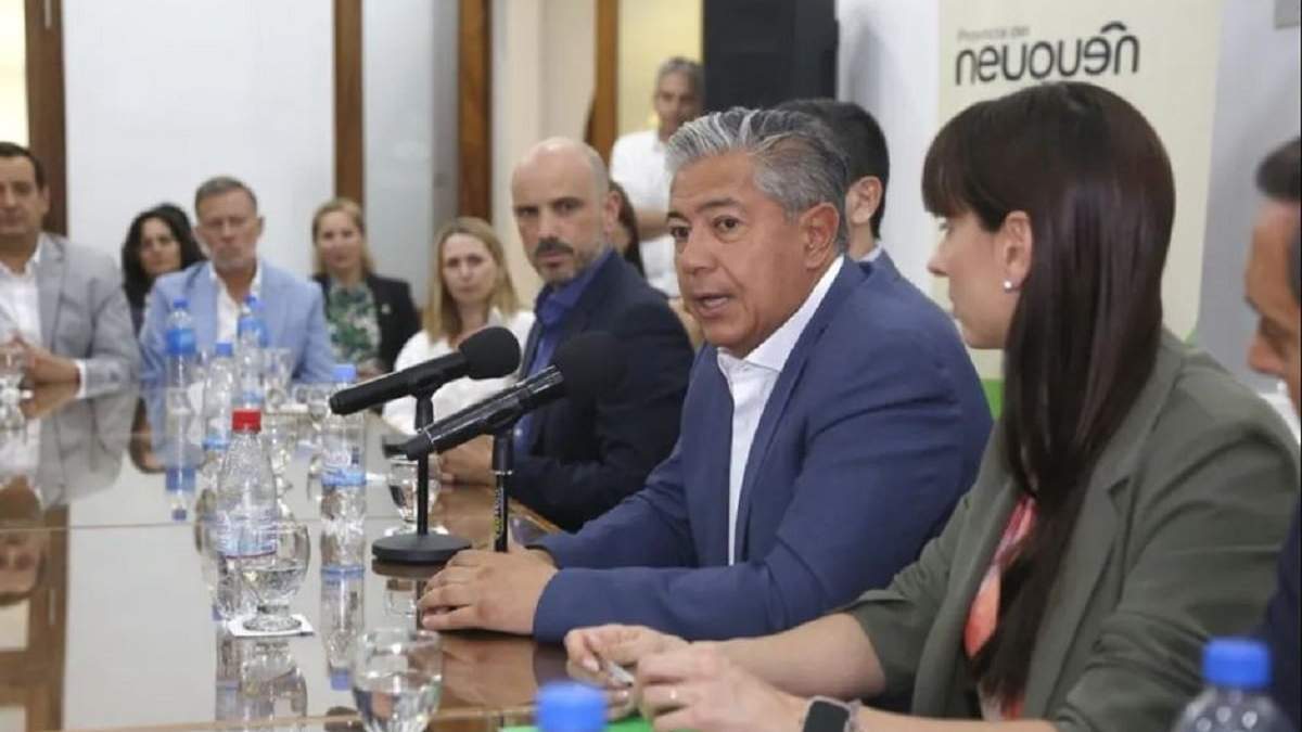 Rolando Figueroa presidió la primera reunión del Gabinete de Acción Climática. Fuente: (Gobierno de Neuquén)
