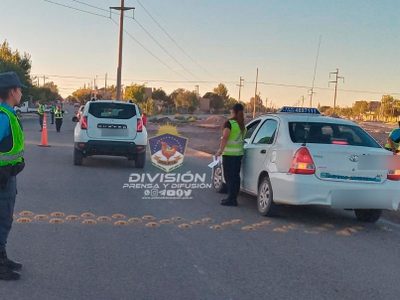 Se realizaron operativos de control vehicular en Neuquén capital y en Centenario