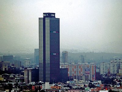 Lozoya usó aviones de la Fuerza Aérea y maletas deportivas para sacar dinero de Pemex