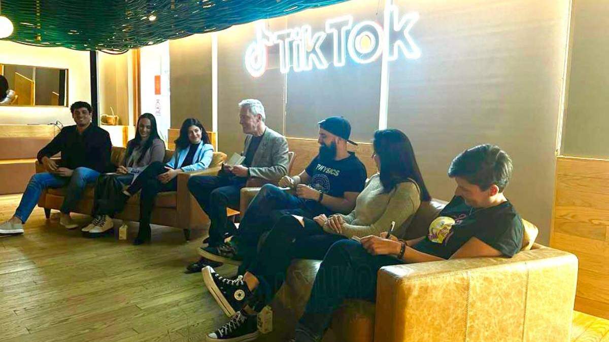 Debate en Espala sobre el uso de TikTok como herramienta de divulgación