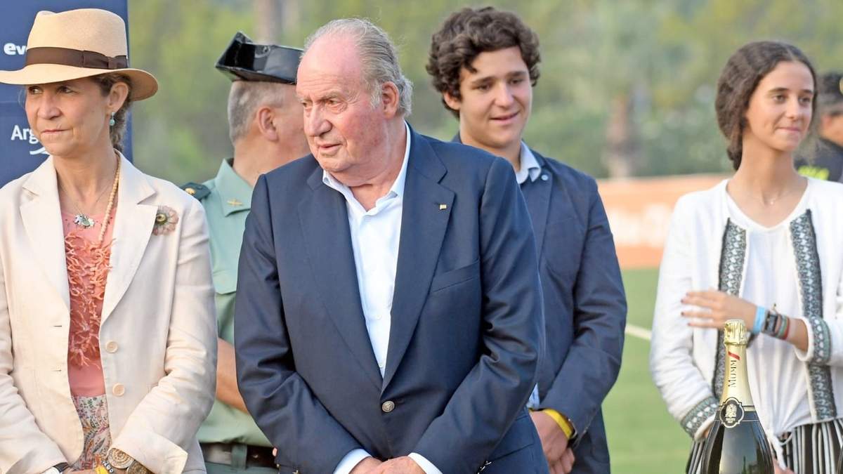 Froilán cuida la espalda de Juan Carlos. Fuente: (Instagram)