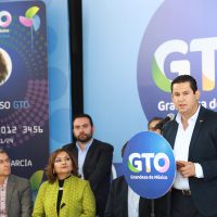 Guanajuato concentrará sus programas sociales en una tarjeta