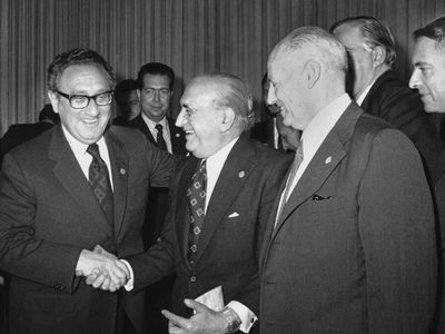 Apoyo irrestricto de Kissinger a dictaduras todavía persigue su imagen en América Latina