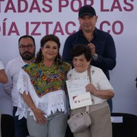 Brugada entrega apoyos económicos por 18 mdp a más de mil familias afectadas por las lluvias