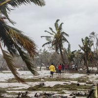 El huracán Elsa deja una estela de caos y destrucción a su paso por el Caribe