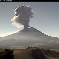Alerta Protección Civil por fumarola del Popocatépetl que alcanzó los 5 km (Video)