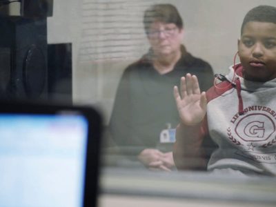 El abuso de auriculares y el ruido del tráfico aumentan el riesgo de sordera, según la SEORL-CCC