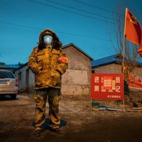 El coronavirus vuelve a golpear a China: cierran una ciudad tras convertirse en el epicentro de un brote