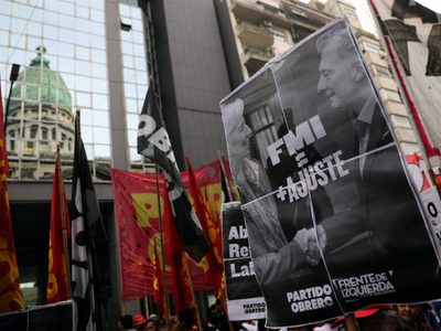 La Izquierda protesta contra la renegociación K de la deuda