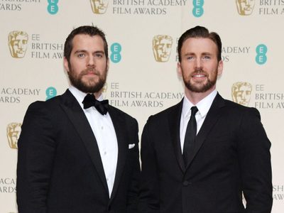 "¡Oh, Dios!" Henry Cavill y Chris Evans juntan su imponente belleza en esta foto ¡Mirá!