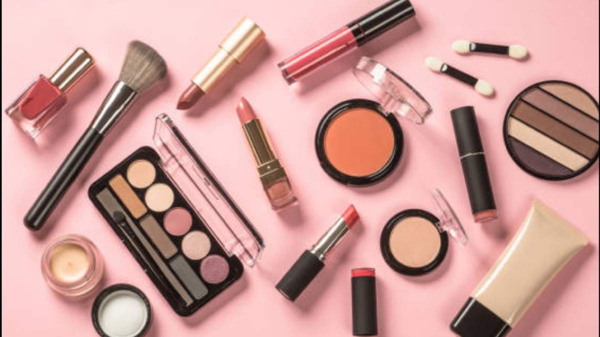 Estos son los secretos para aplicar el eyeliner sin errores, especialmente en párpados caídos. Fuente: (Instagram)