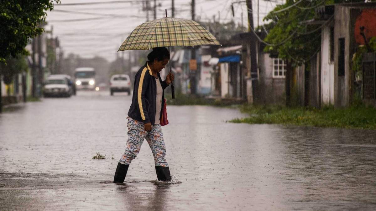 Efectos de la depresión tropical Once en Coatzacoalcos