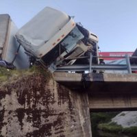 Dos personas heridas por el vuelco de un camión que se dirigía a Chile