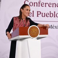 “No vean TV Azteca”: Sheinbaum; anuncia premio al “mitómano de la semana”