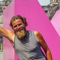 Hallan restos óseos cerca del cadáver de ciclista polaco; investigan si son de su compañero alemán