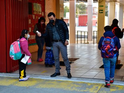 Depositan el apoyo para Uniformes y Útiles Escolares en la CDMX; este es el monto