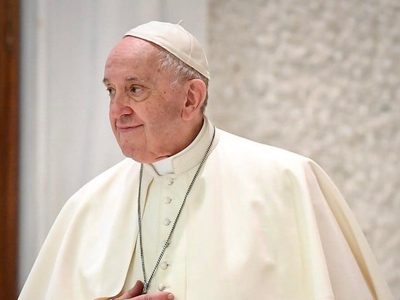 El secretario de Estado de Vaticano y otro colaborador cercano del Papa, dan positivos a covid-19