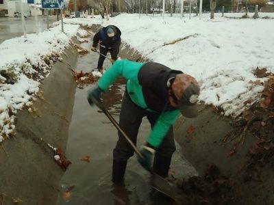 Tras la nevada, los municipios trabajaron para reacondicionar las calles