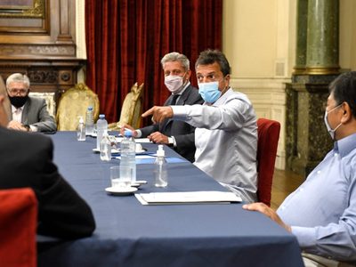 Sergio Massa se reunió con dirigentes petroleros de la Provincia de Chubut