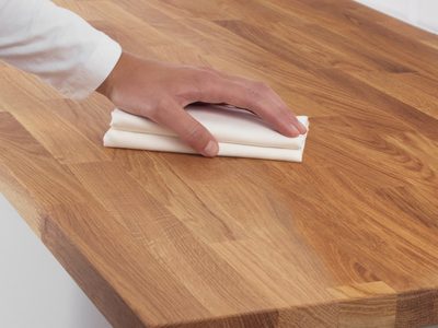 Recuperá el brillo de tus muebles de madera con este truco económico y casero