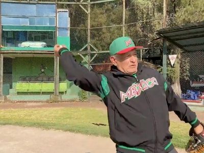 AMLO salió de Palacio Nacional para practicar beisbol a 4 días de su cateterismo