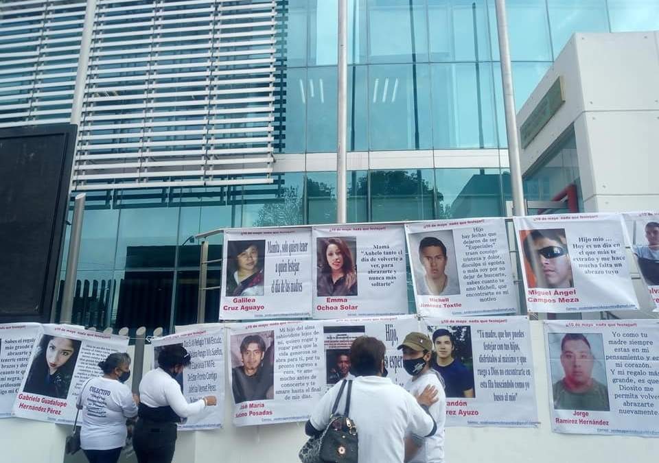 Madres de desaparecidos protestaron afuera de la fiscalía de Puebla