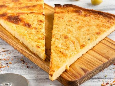Fainá con aceitunas negras: reversioná el clásico que le gusta a todos con esta receta de la que no va a quedar ni una miga
