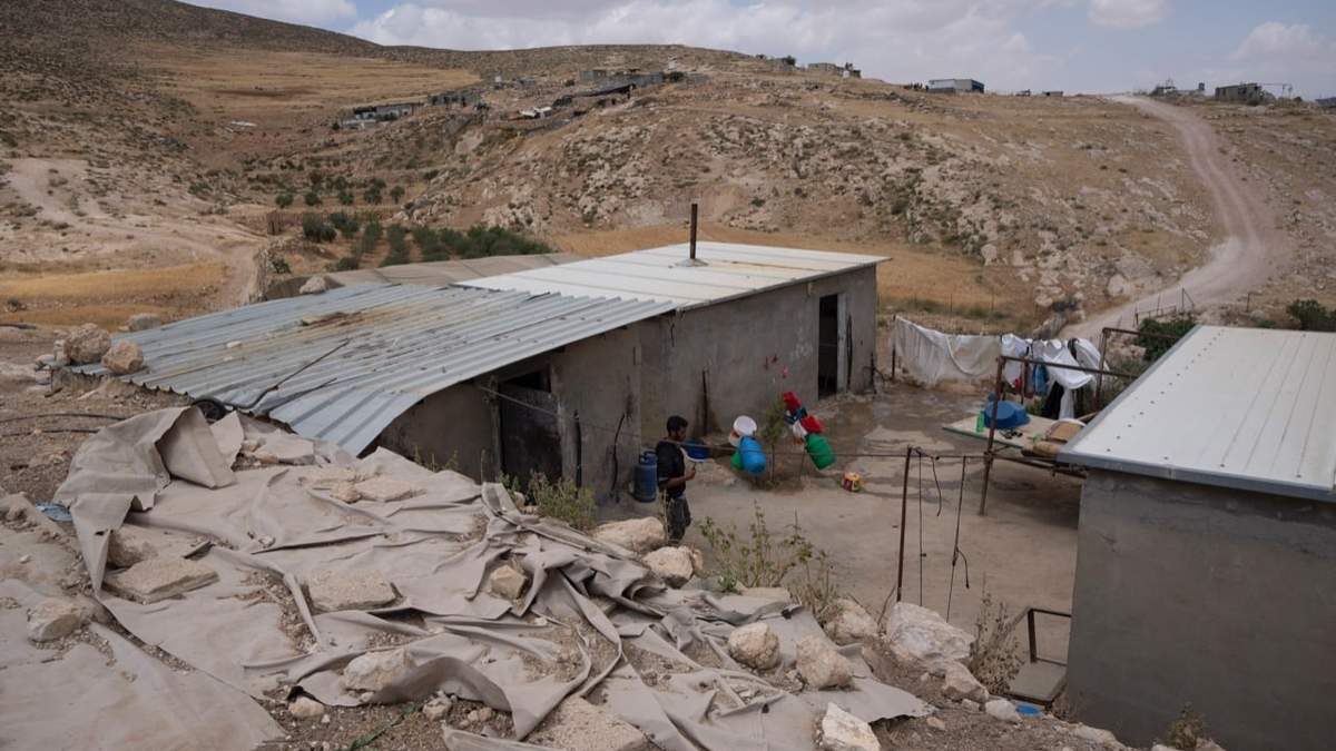 Desalojo de civiles palestinos