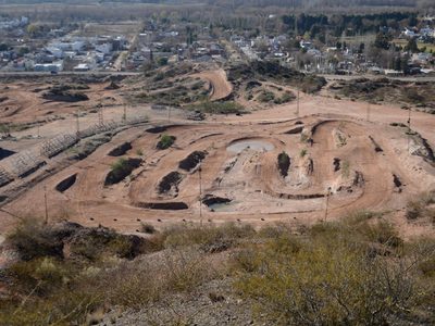 Tras la intimidación de la Justicia, la Municipalidad de Neuquén Capital remediará la barda