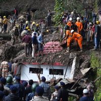 Al menos 48 muertos por inundaciones y aludes en región india del Himalaya