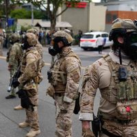 Las ciudades demócratas se rebelan contra los intentos de Trump de controlarlas con tropas