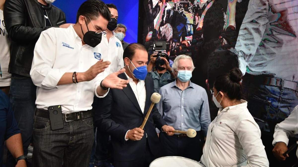 El dirigente nacional del  PAN en la conferencia del domingo en la noche