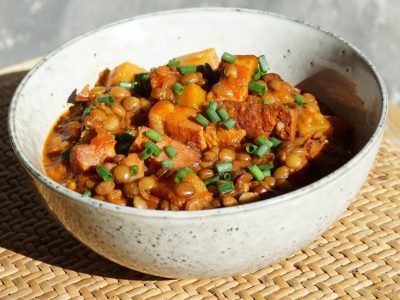Guiso con papas y salchichas: imperdible y muy fácil de hacer para este domingo en familia