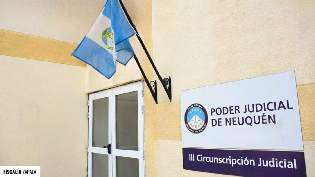 Ingreso al edificio de la fiscalía de Zapala. Fuente: (MPF)