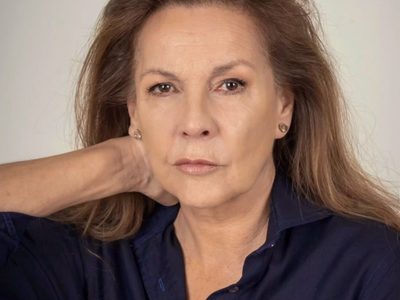 Una diva: la completa rutina de ejercicios de Mónica Gonzaga para mantenerse impecable a los 67 años