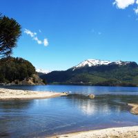 Cabecera del corredor de los lagos patagónicos, Villa Pehuenia es una buena propuesta para el verano