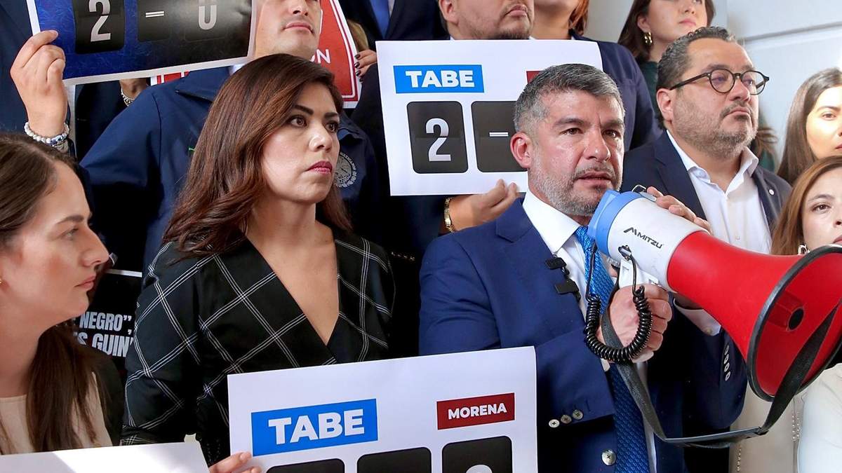 El alcalde Mauricio Tabe
