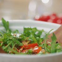 La receta coreana de ensalada de rúcula que es el complemento perfecto para el almuerzo