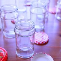 Con un frasco de vidrio y esta increíble idea, creá el objeto decorativo más delicado y útil que destaca por su belleza