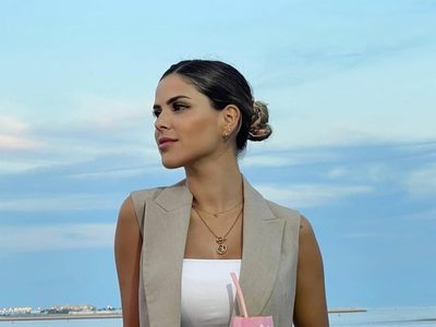 Camila Galante y el guiño fashionista que confirma por qué esta prenda es el comodín eterno del verano