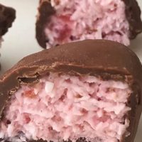 Bombones de frutilla con coco: irresistibles y para preparar con solo 4 ingredientes
