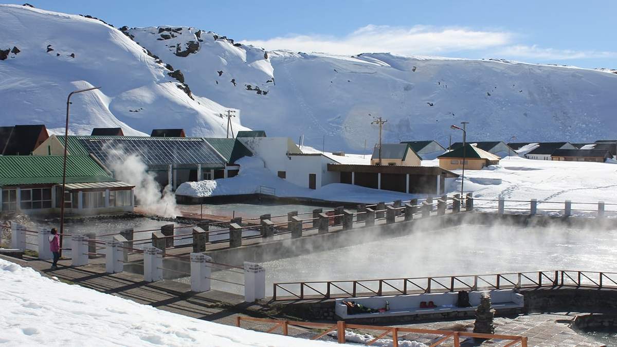 Termas de Copahue en invierno. Fuente: (Twitter)