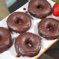 Donas de chocolate con maní versión fit: facilitas de hacer y bajas en calorías para comer sin culpa