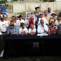 Entre improvisación, retrasos y desacuerdos realizan exhumación en fosas de Tetelcingo